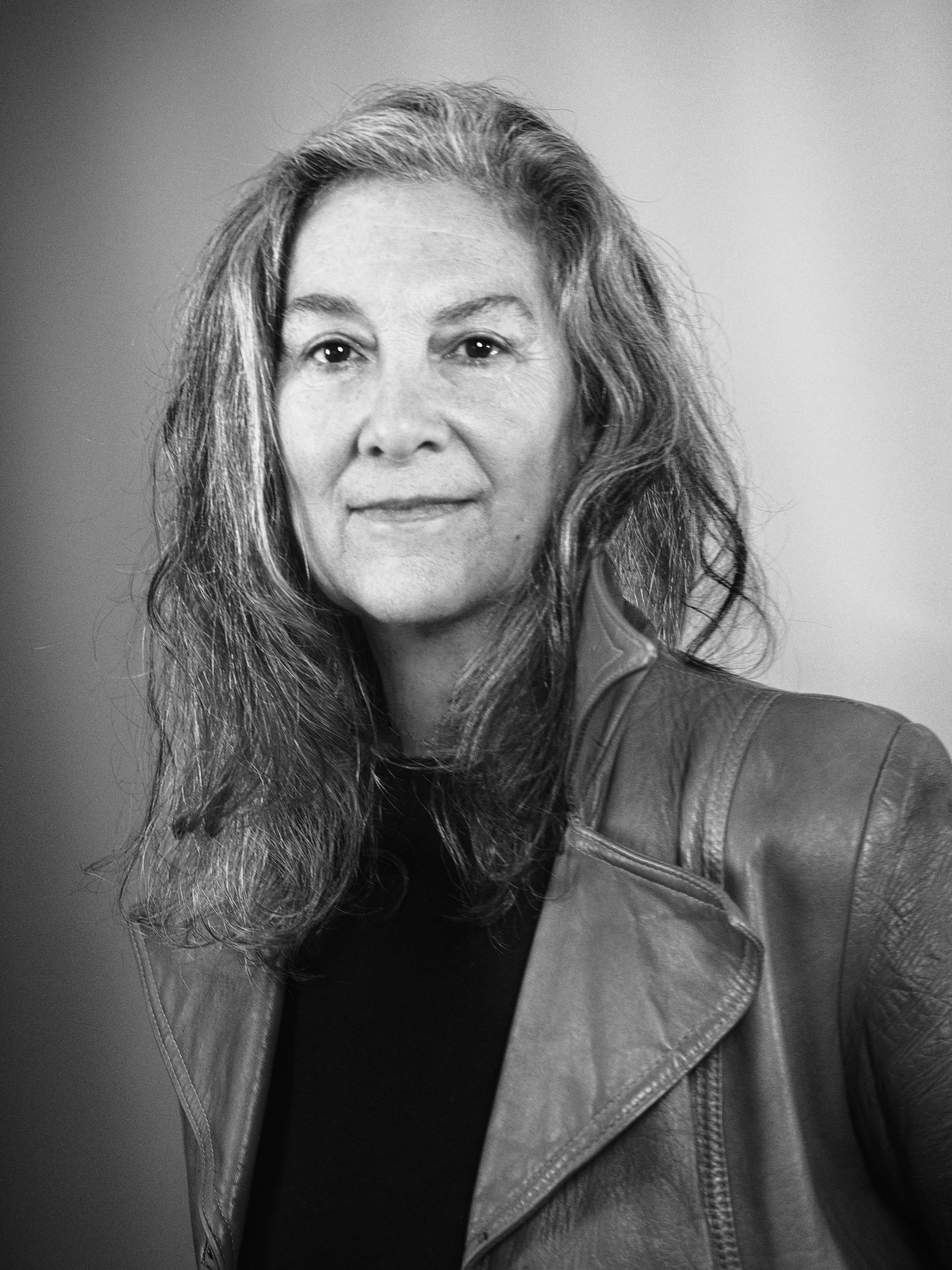 Linda Wolf Headshot